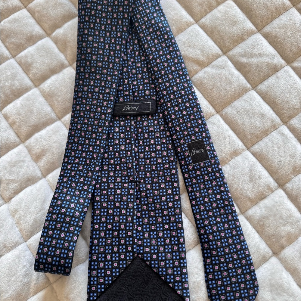 Brioni - Italian tie